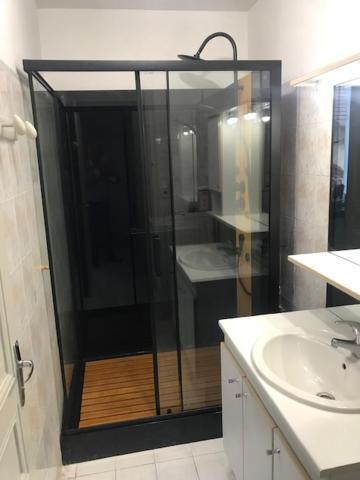 Vaste Chambre Familiale Bourg-en-Bresse Esterno foto